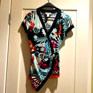 Joseph Ribkoff top. Size 6